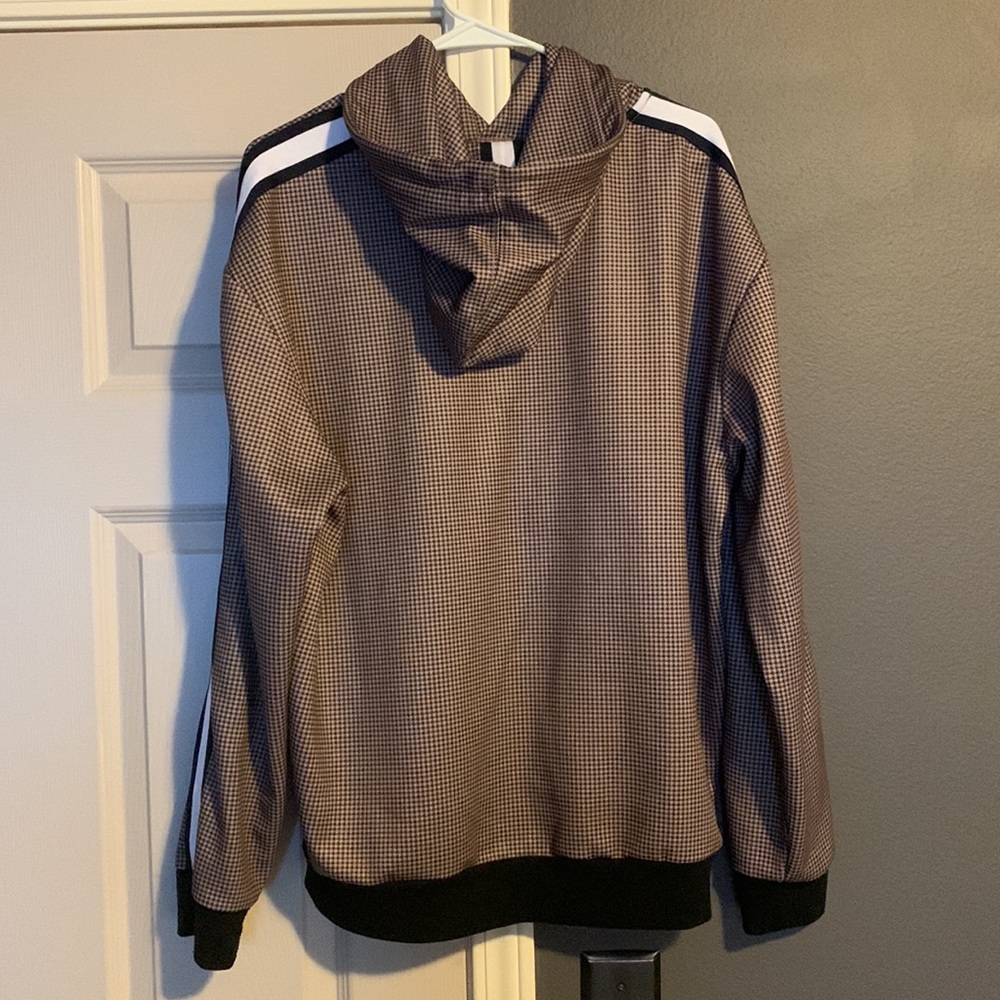 Urban Outfitters Hoodie Size Medium - Picture 2 of 4